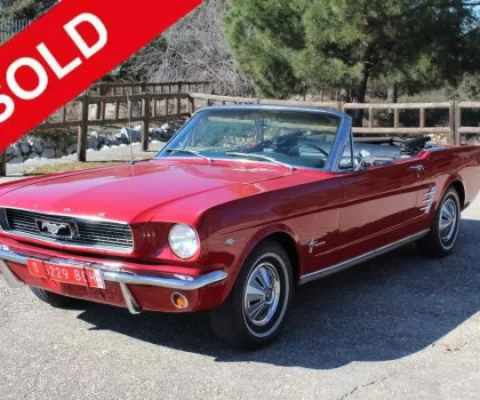 Ford – Mustang Convertible V8