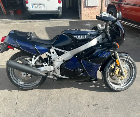 YAMAHA FZR – 1997